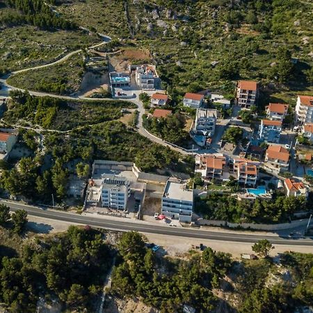 Apartments Pusic Omiš Exteriör bild