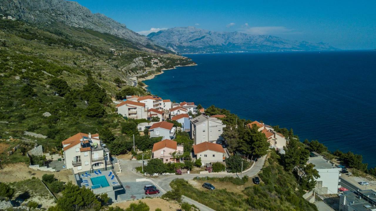 Apartments Pusic Omiš Exteriör bild