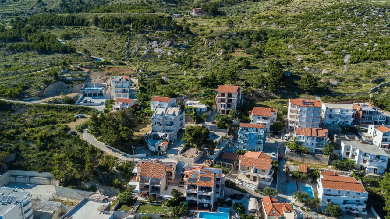 Apartments Pusic Omiš Exteriör bild