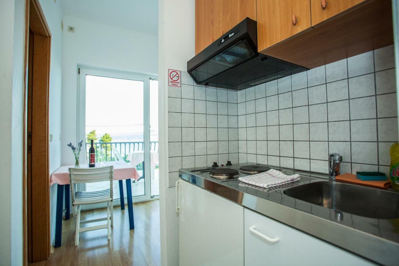 Apartments Pusic Omiš Exteriör bild