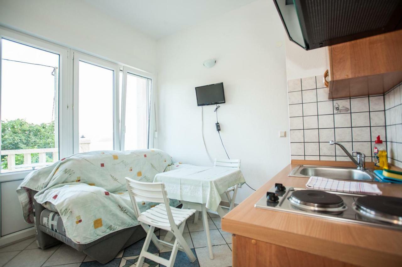 Apartments Pusic Omiš Exteriör bild